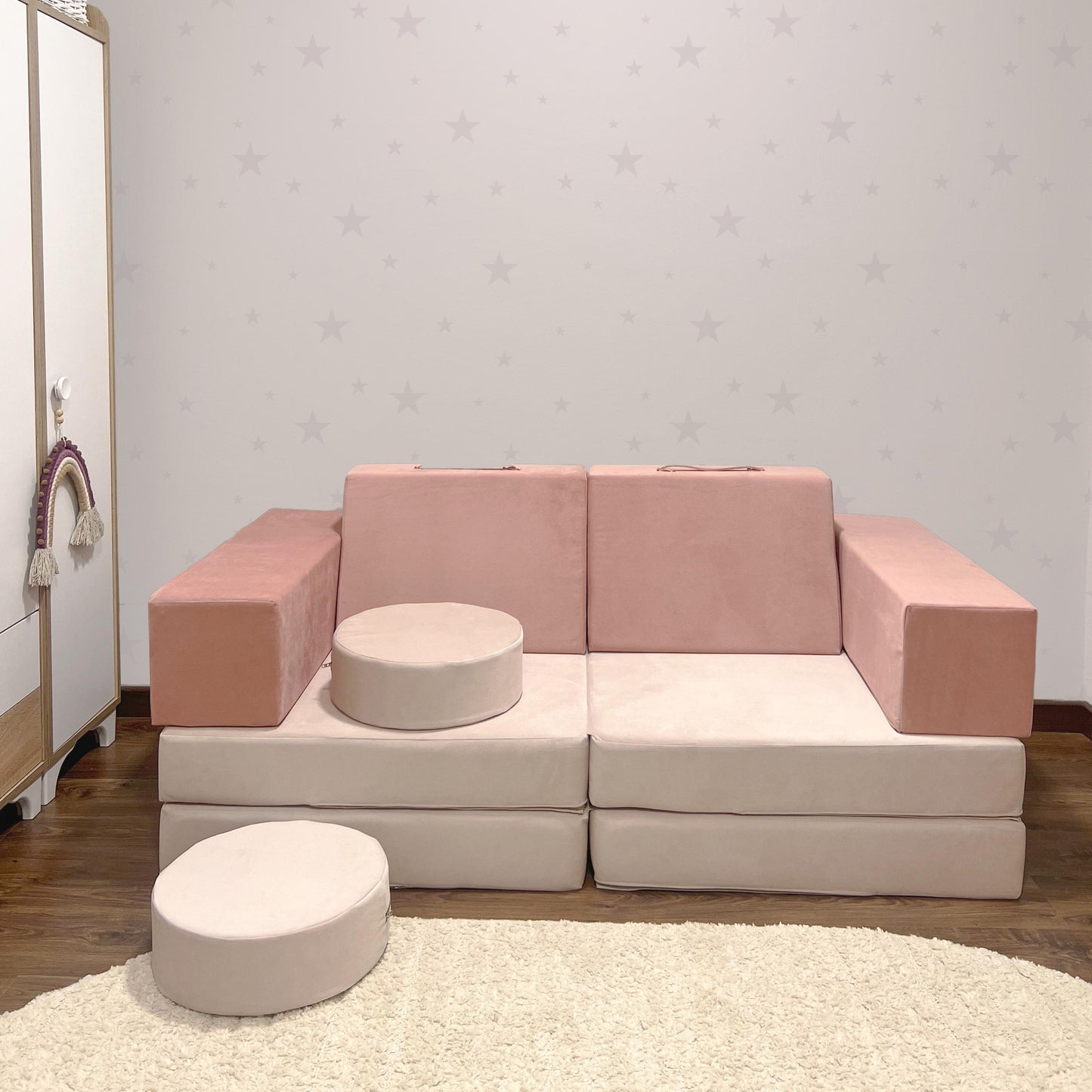 FUNZY SOFA أريكة المرح